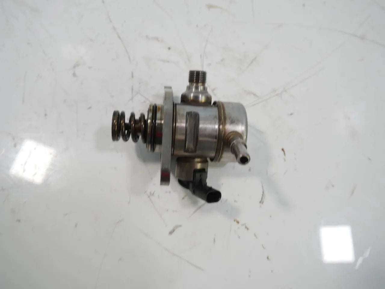 Bomba de combustible Peugeot 208 C4 1.2 PureTech HN05 EB2ADT HNK 9812133780