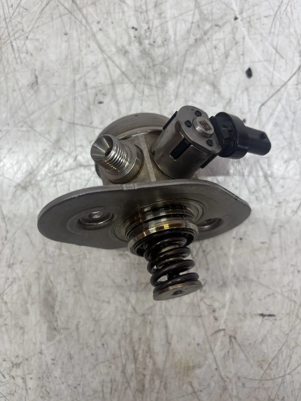 Bomba de combustible BMW Serie 7 G11 4.4 V8 Li N63B44C N63 8601015