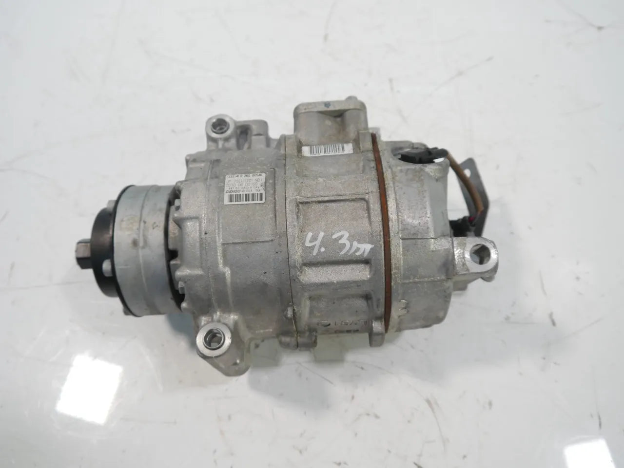 Compresor de aire acondicionado Audi A6 C6 RS6 5.0 V10 BUH 4F0260805AK