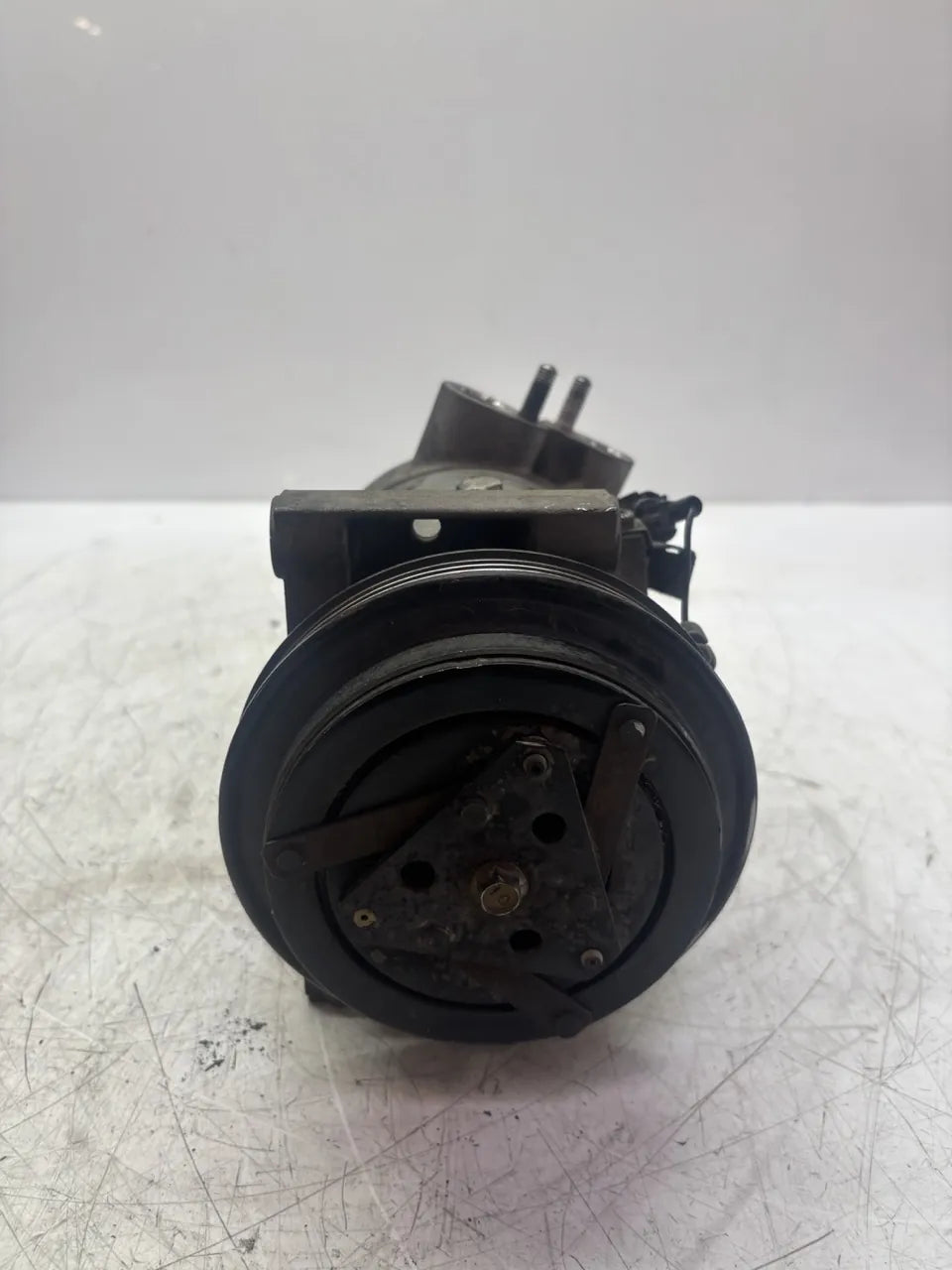 Compresor de aire acondicionado Infiniti Nissan G35 350Z 3.5 V6 VQ35DE VQ35 VQ 92600AM800