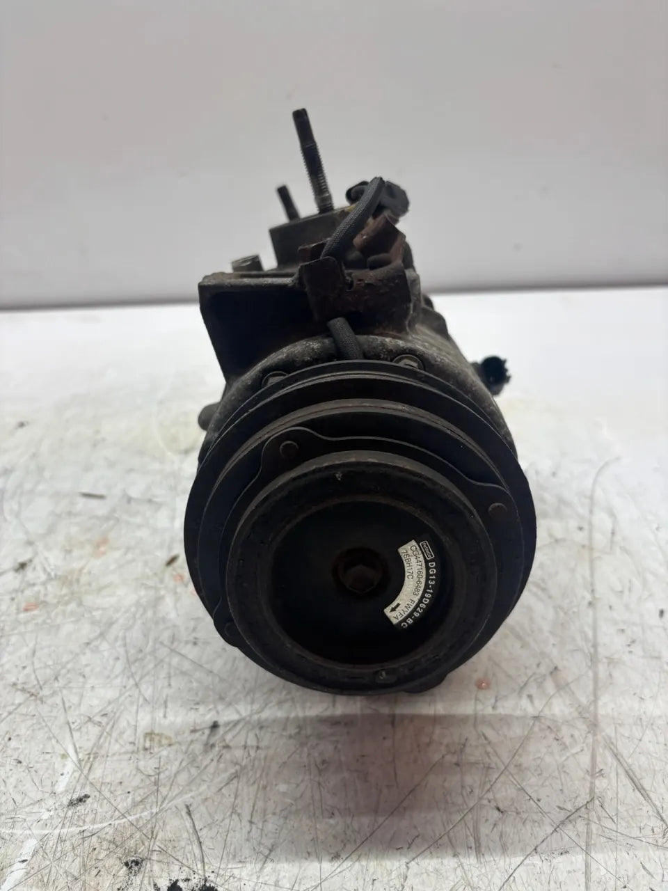 Compresor de aire acondicionado Ford Explorer 2.0 gasolina T20HDTX DG13-19D629-BC