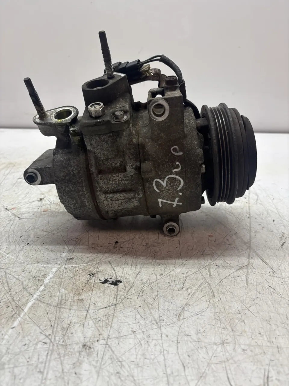 Compresor de aire acondicionado Ford Explorer 2.0 gasolina T20HDTX DG13-19D629-BC