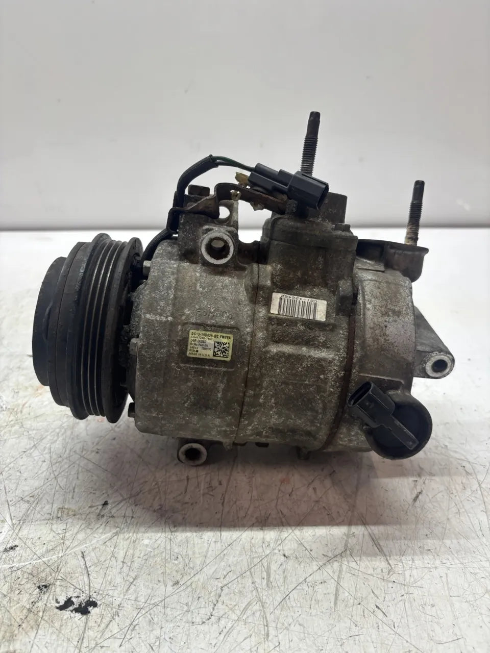 Compresor de aire acondicionado Ford Explorer 2.0 gasolina T20HDTX DG13-19D629-BC