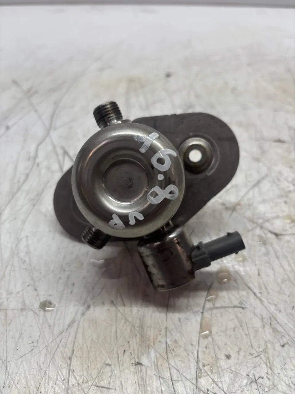 Bomba de combustible BMW Serie 7 F01 F02 F04 4.4 750i Li xDrive N63B44B N63 8604232