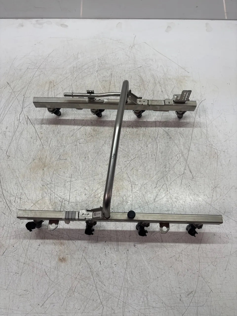 Riel inyector Cadillac Escalade 6.2 gasolina L94