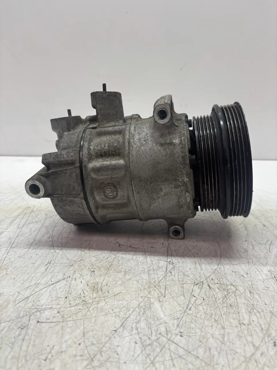Compresor de aire acondicionado Volkswagen Beetle Golf Jetta Passat 2.5 gasolina CBUA CBU 1K0820808C