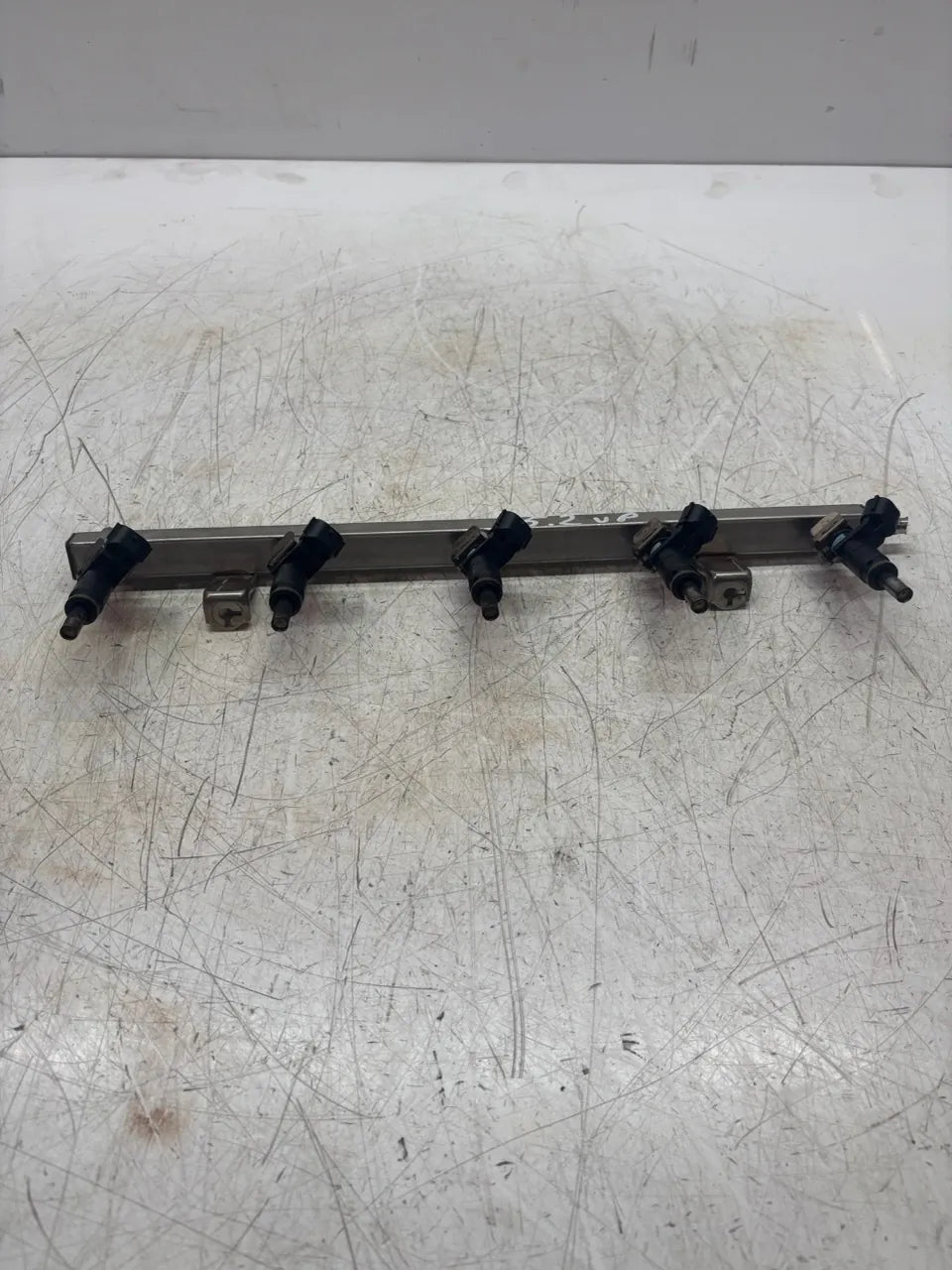 Rampa inyectora Volkswagen Beetle Golf Jetta Passat 2.5 gasolina CBUA CBU 07K906031C