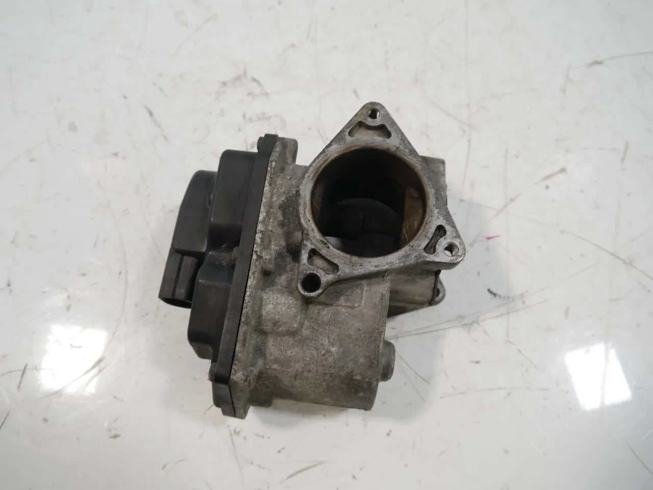 Válvula EGR Volkswagen Passat B6 2.0 TDI BKP 03G131501