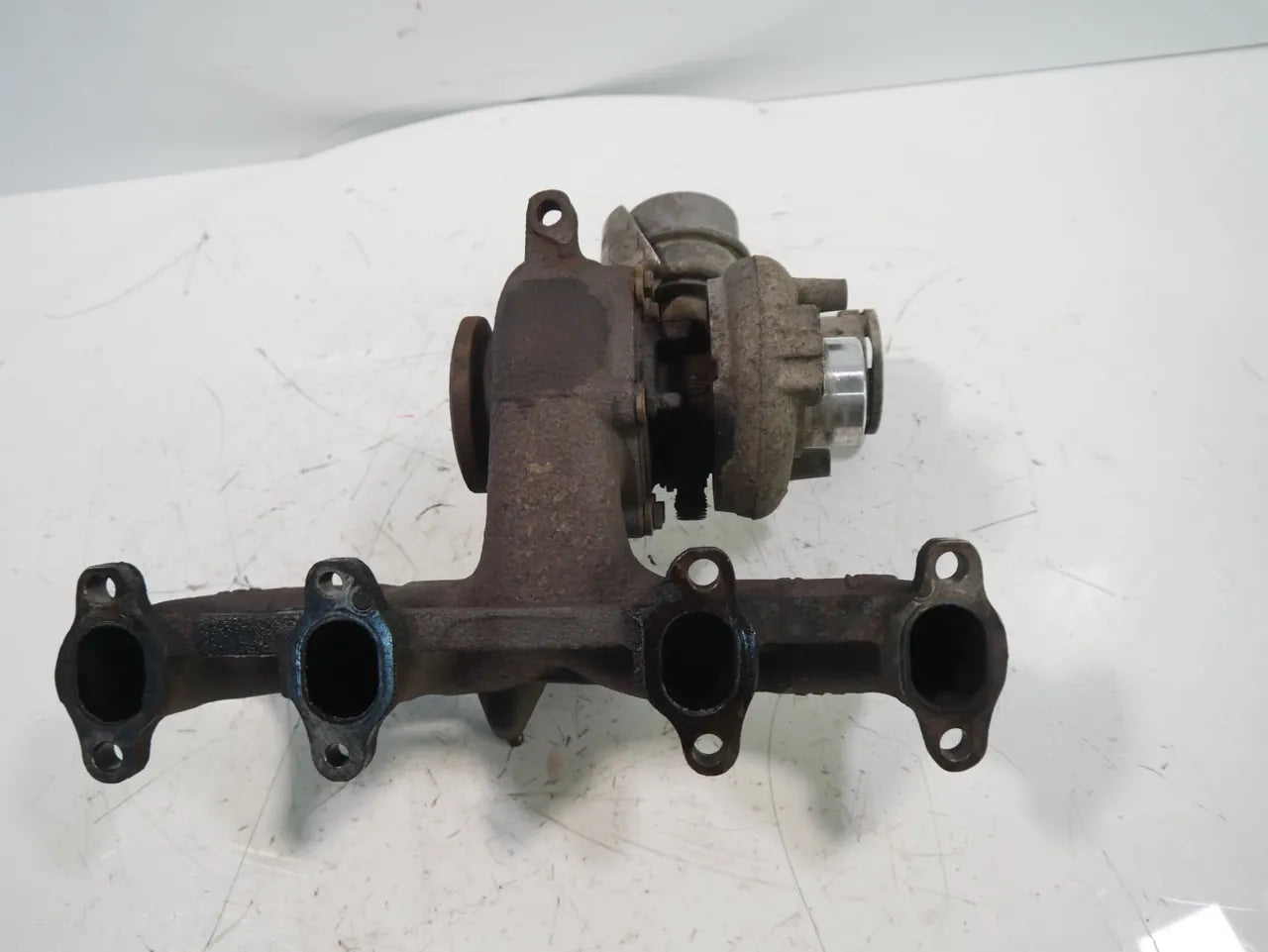 Turbocompresor Volkswagen Skoda Seat Audi Passat Leon A3 1.9 TDI BKC 038253056E