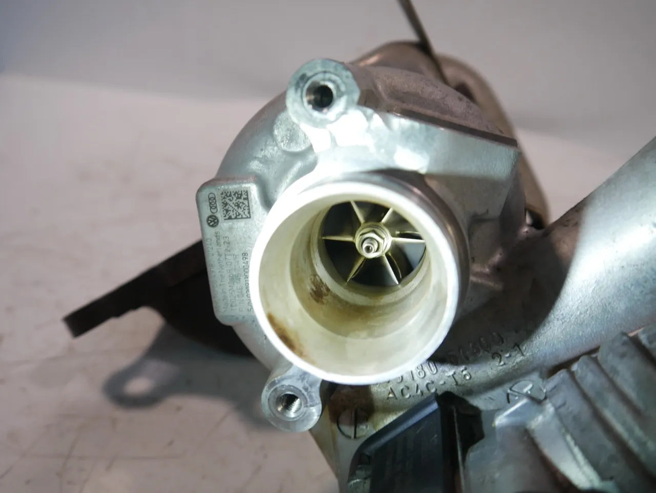 Turbocompresor Audi Seat Volkswagen A3 Leon Golf 1.4 TFSI CXSA CXS 04E145704R