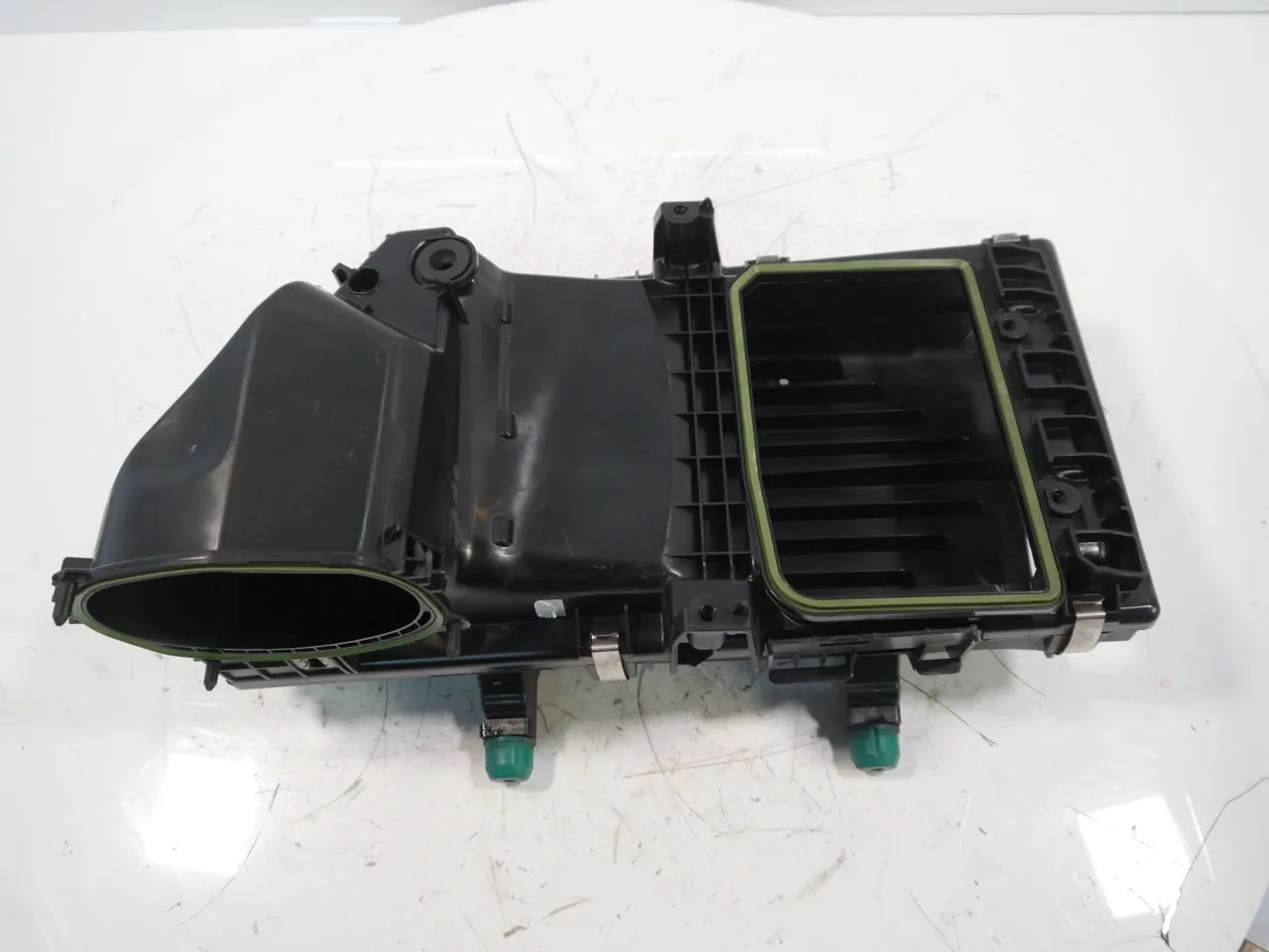 Caja del filtro de aire Mercedes-Benz Clase E 2.0 OM654.920 654.920 OM654 A6540900001