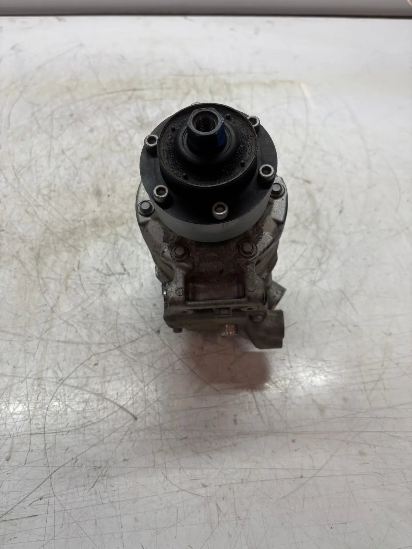 Compresor de aire acondicionado Audi A8 D4 4.0 TFSI quattro CEUA CEU 4H0260805H