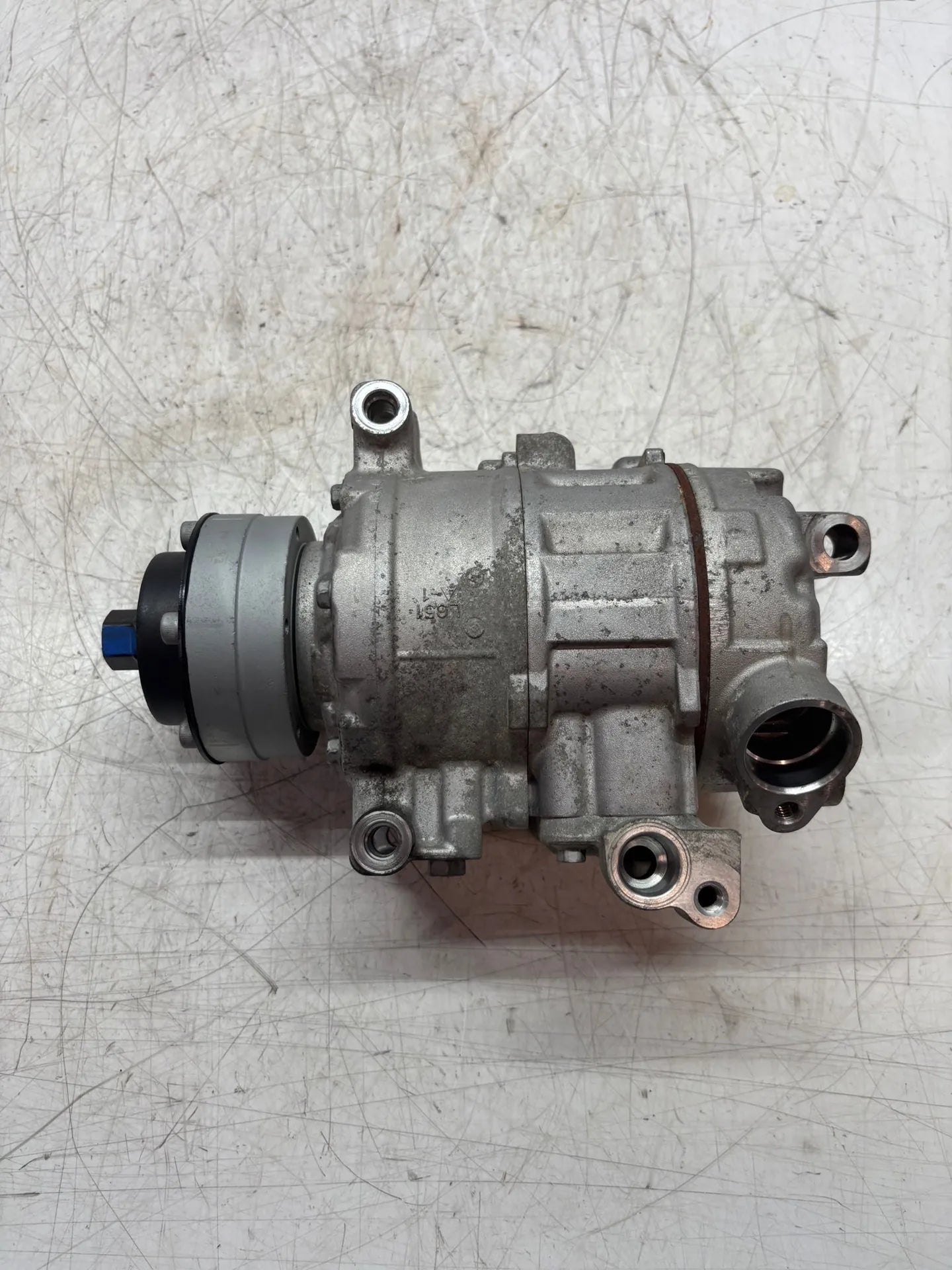 Compresor de aire acondicionado Audi A8 D4 4.0 TFSI quattro CEUA CEU 4H0260805H