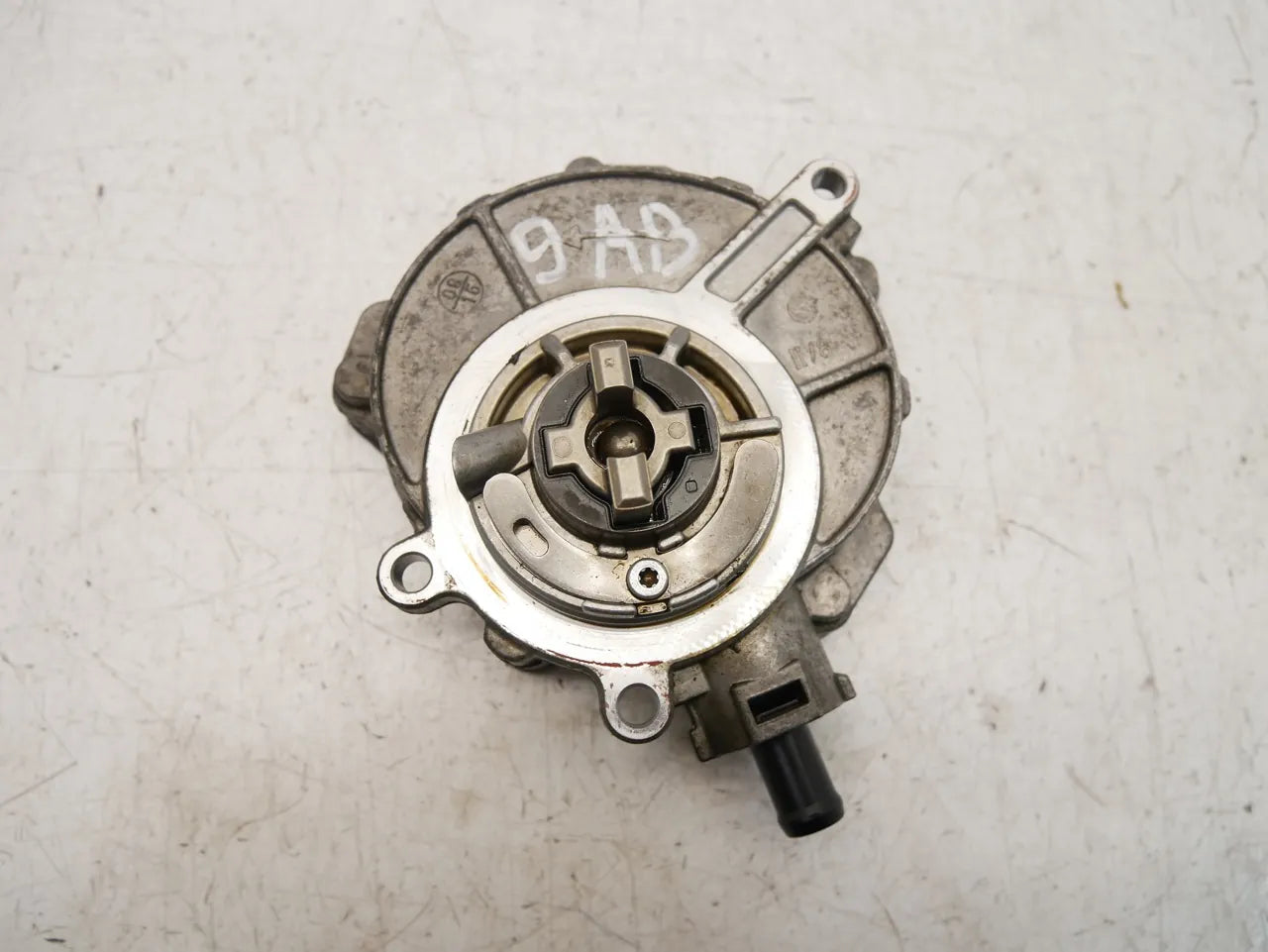 Bomba de vacío Audi Q7 3.0 TFSI quattro CTWB CTWA CTW 06E145100R