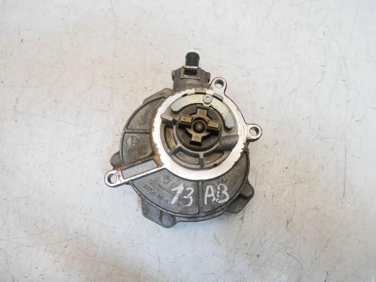 Bomba de vacío Bomba de vacío Audi A6 3.0 TFSI quattro CREC CRE 06E145100Q
