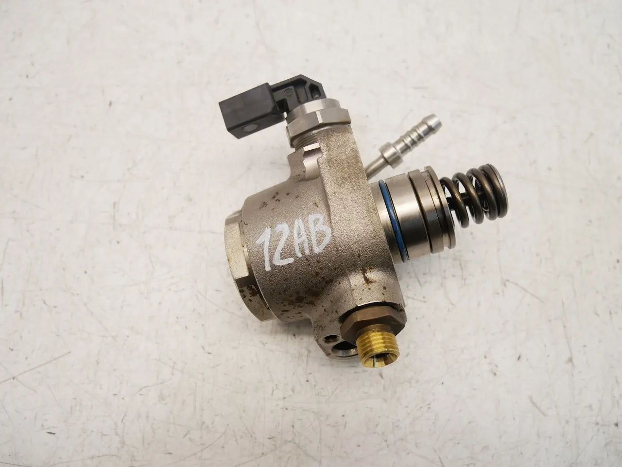 Bomba de combustible Audi A6 C7 3.0 TFSI quattro CREC CRE 06E127026E