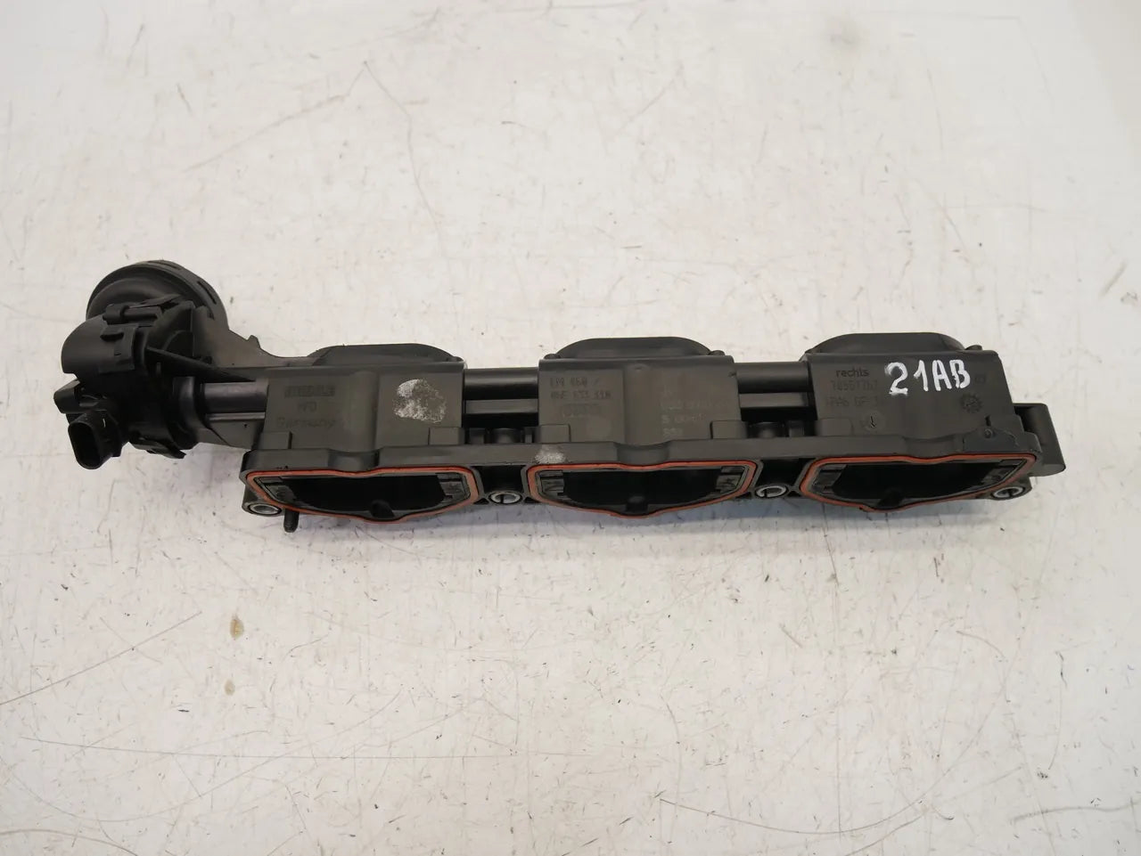 Colector de admisión Audi A6 C7 3.0 TFSI quattro CREC CRE 06E133110