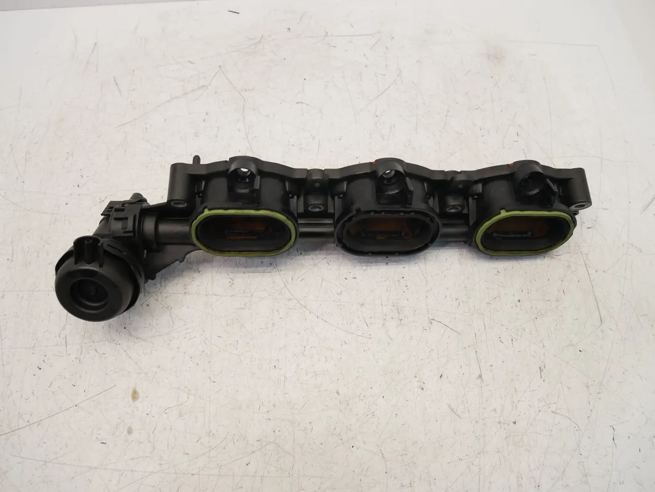 Colector de admisión Audi A6 C7 3.0 TFSI quattro CREC CRE 06E133110