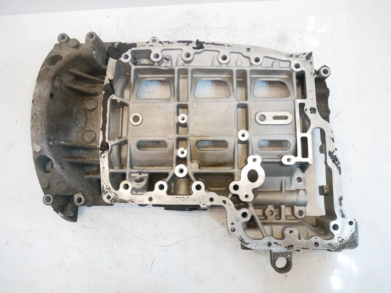 Parte superior del cárter de aceite Ford Transit 2.2 TDCi DRFB R83JA