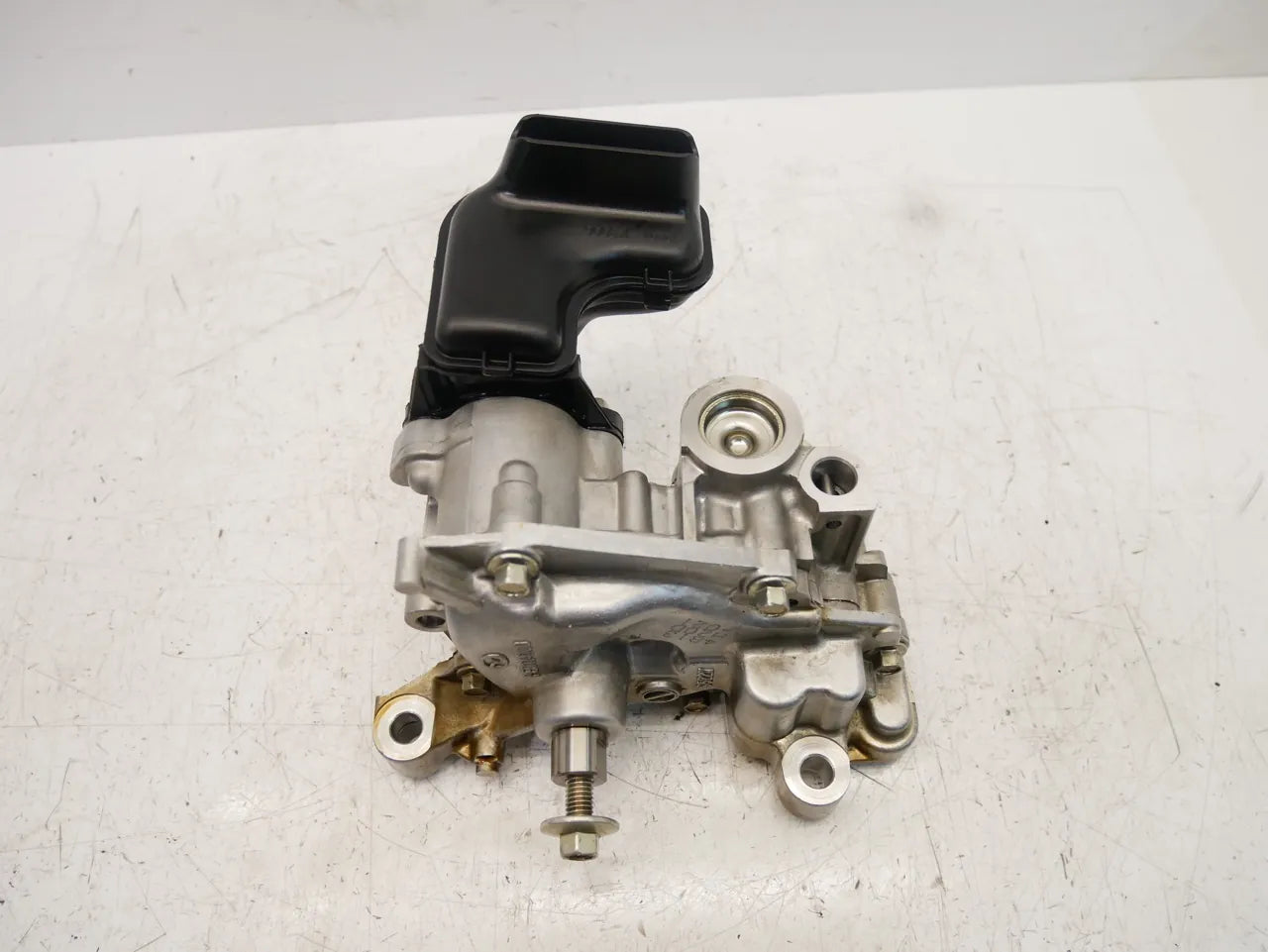 Bomba de aceite Mazda 3 6 2.0 gasolina PEY7 PE0114100