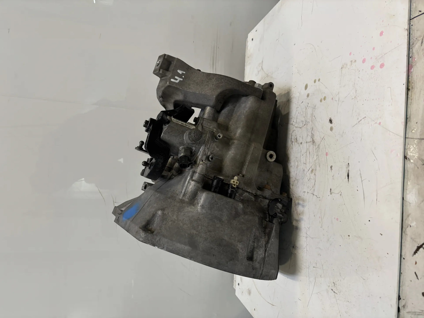 Caja de cambios manual Ford Focus MK3 1.6 TDCi T1DB AV6R-7002-KK 6 velocidades