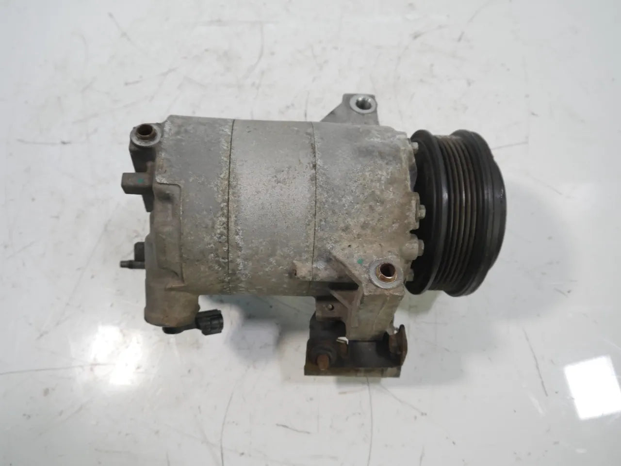 Compresor de aire acondicionado Ford Fiesta 1.0 EcoBoost M1JH C1B1-19D629-AH