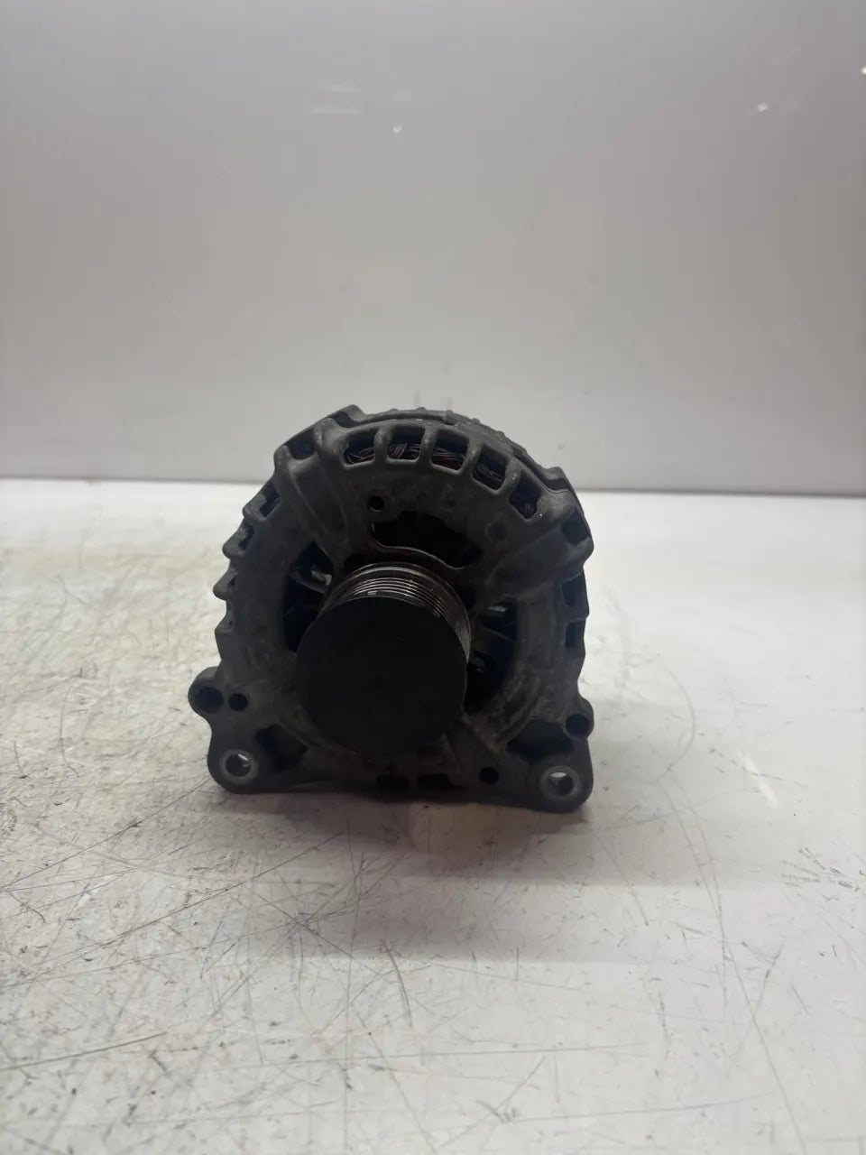 Alternador Audi 2.0 TDI CGLC CGL 03L903017E