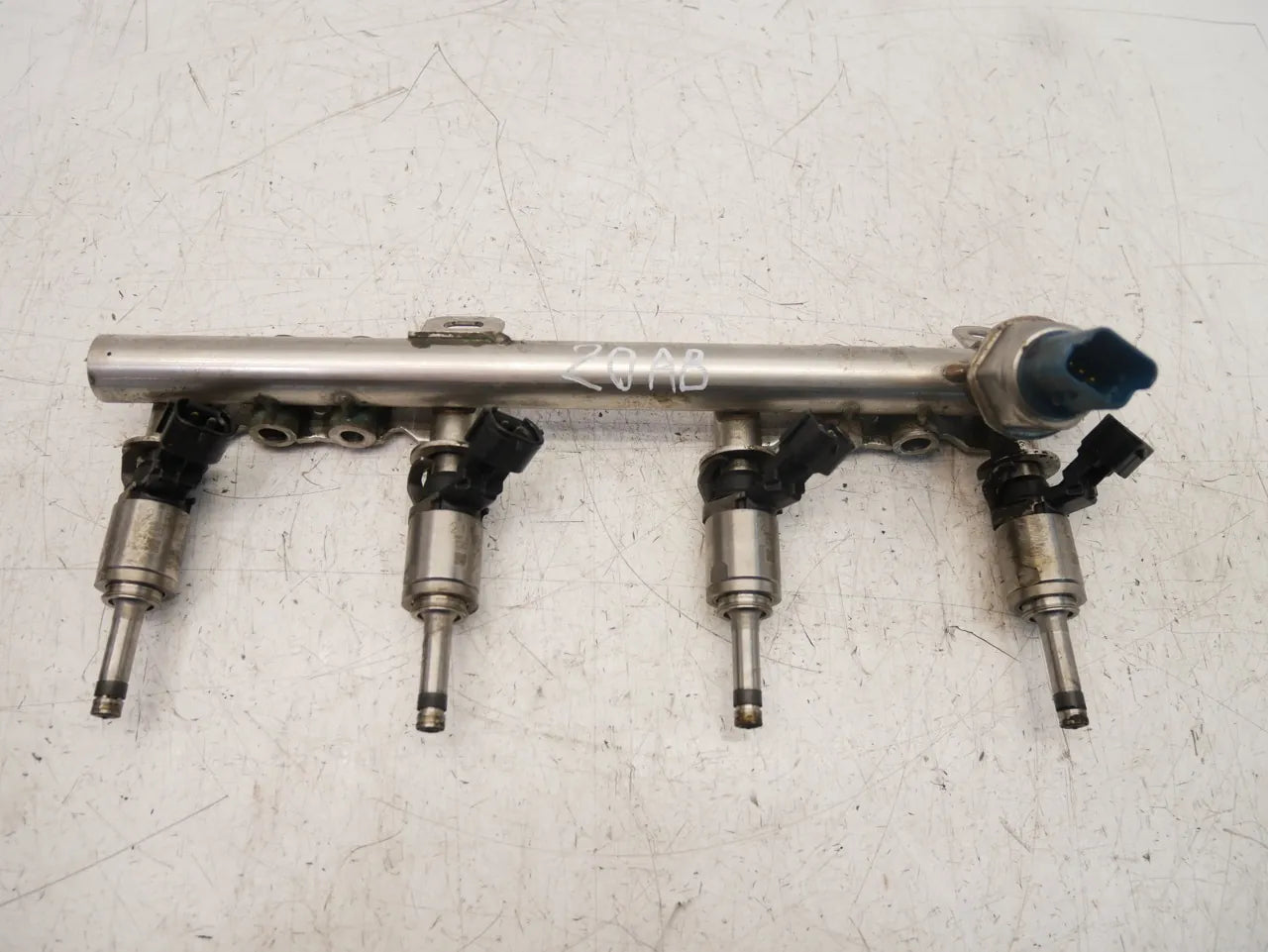 Barra de inyectores Nissan Juke F15 1.2 DIG-T gasolina HRA2DDT HRA2 175226637R