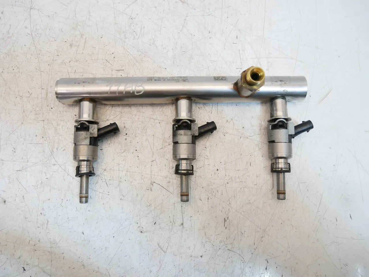 Rampa inyectora Audi A6 C7 A7 3.0 TFSI quattro CTUA CTU 06E130090T