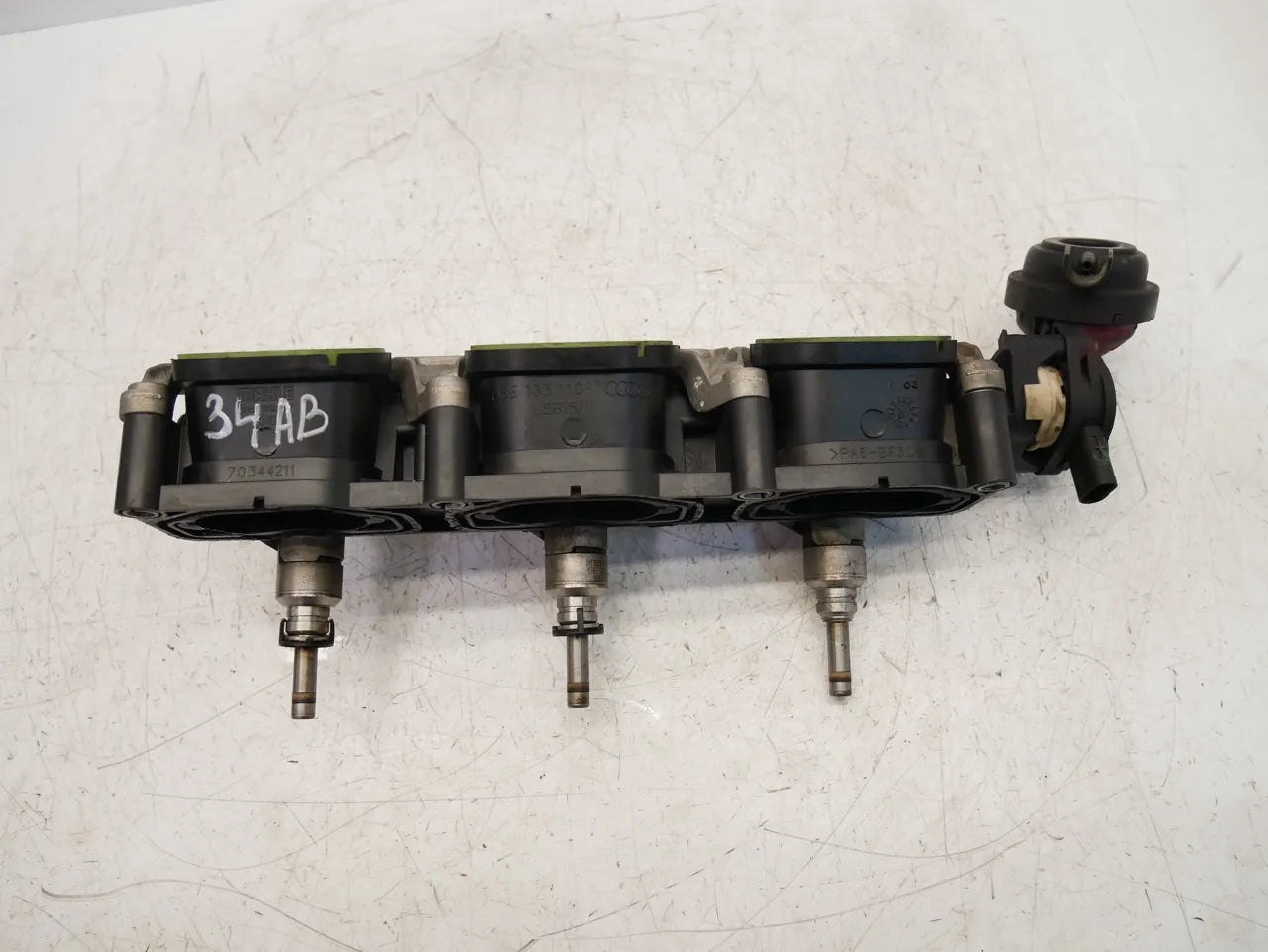 Rampa inyectora Audi Q7 4LB 3.0 TFSI quattro CJWE CJWC CJWB 06E133340E