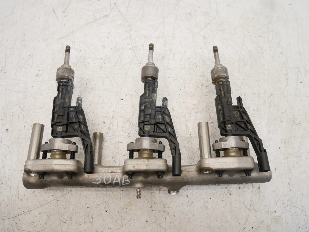 Rampa inyectora BMW X3 M F97 3.0 gasolina S58B30A S58 8665635