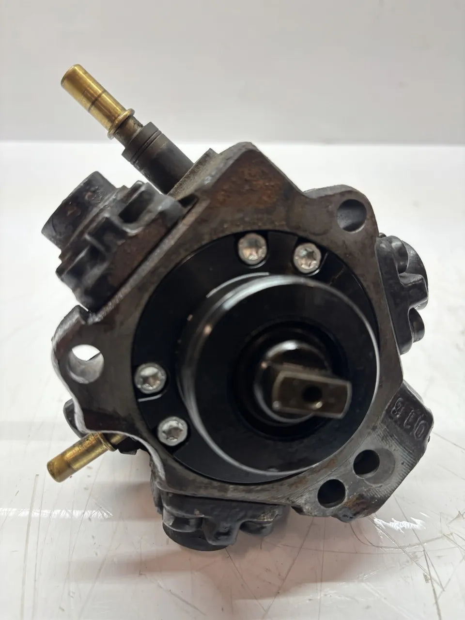 Bomba de alta presión Citroen Peugeot C-Crosser 2.2 HDi 4HN DW12MTED4 9660352980