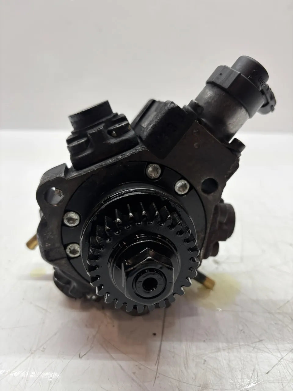 Bomba de alta presión Opel Vivaro B 1.6 CDTI R9M452 R9M LQI 95517997