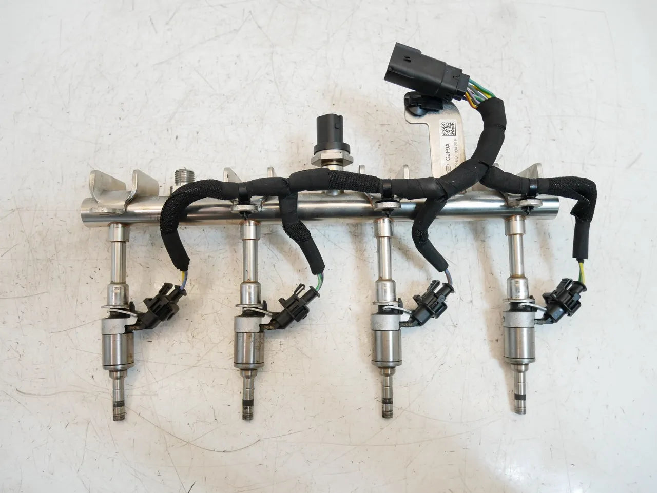 Carril del inyector Land Rover Evoque L551 2.0 D PT204 AJ20P4 H4P3-9G774-BB