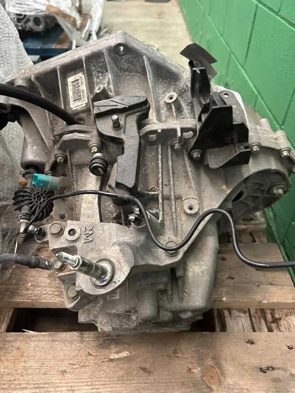 Caja de cambios Manual Nissan Juke F16 1.0 DIG-T HR10DDT HR10. 320104615R