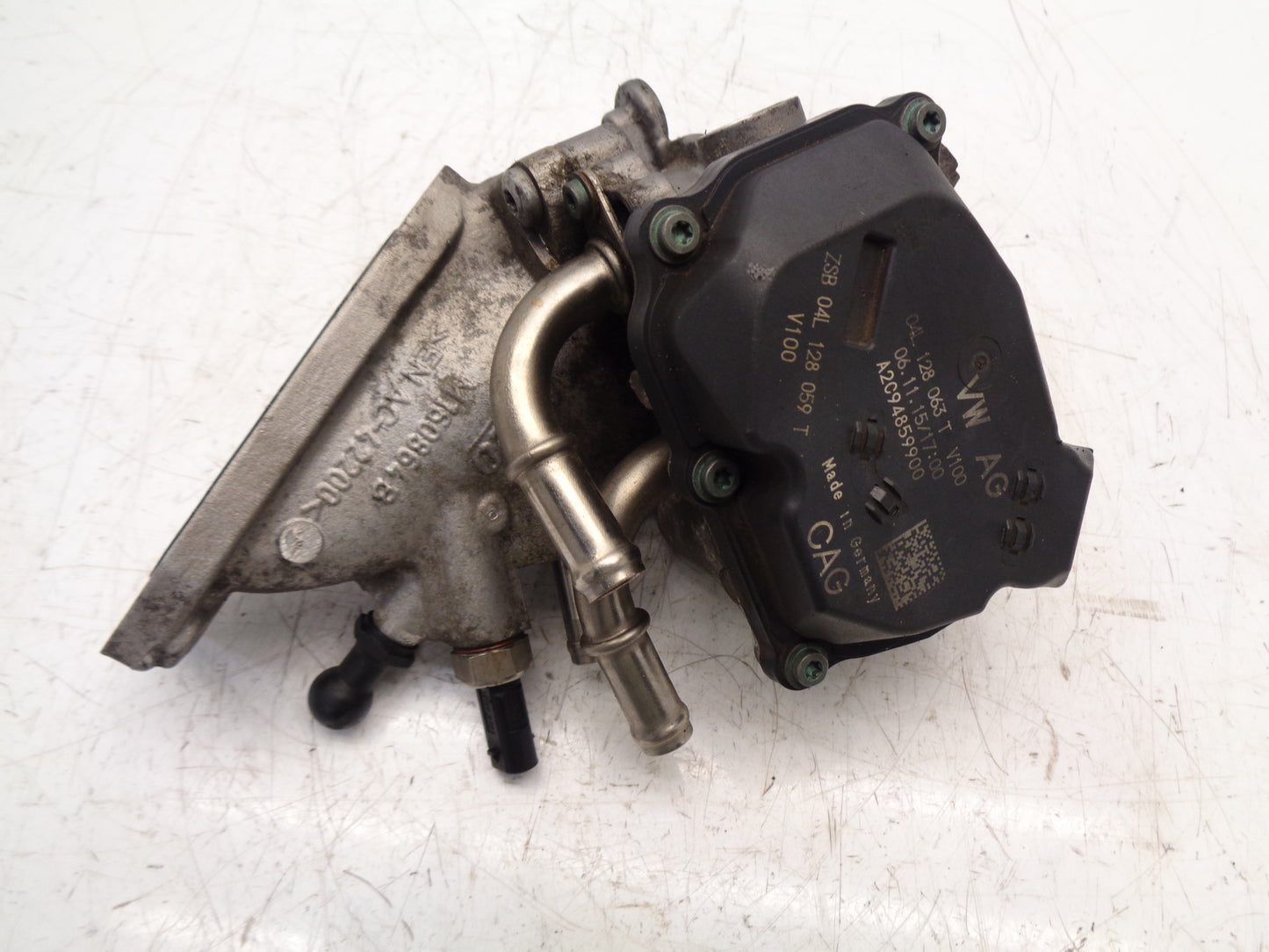 Válvula de estrangulación – Audi Seat Skoda Volkswagen 1,6 TDI DBKA DBK 04L128063T