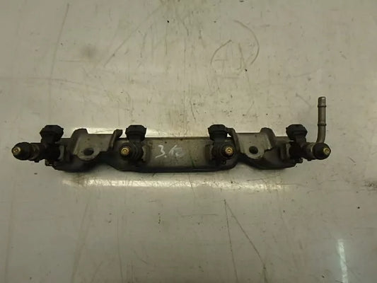 Barra de inyectores Nissan Micra 3 K12 1.2 16V gasolina 65 80 PS CR12DE DE104268