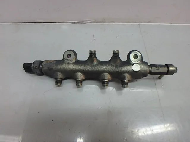 Rampa inyectora Mazda 6 GY GG MPV II LW 2,0 DI RF5C DE113855