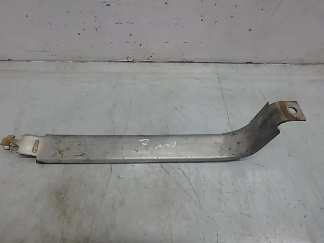 Soporte depósito de combustible Isuzu volante a la derecha RHD 2.5 4JK1-TC DE148818