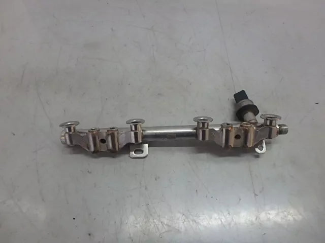 Rampa de inyección Nissan Juke Pulsar Quashqai II 1,2 DIG-T HR12DDT 175204305