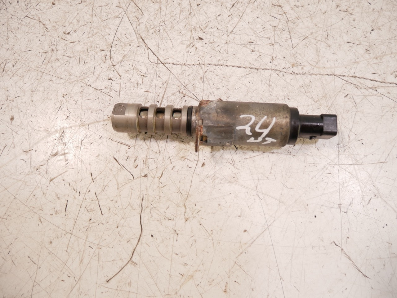 Válvula de solenoide – Audi 4,2 quattro CAUA CAU 06E109257J