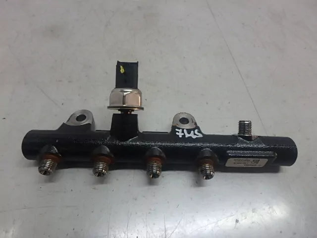 Rampa inyectora Renault Megane III Scenic 1,5 dCi K9K657 8201225030 DE266772