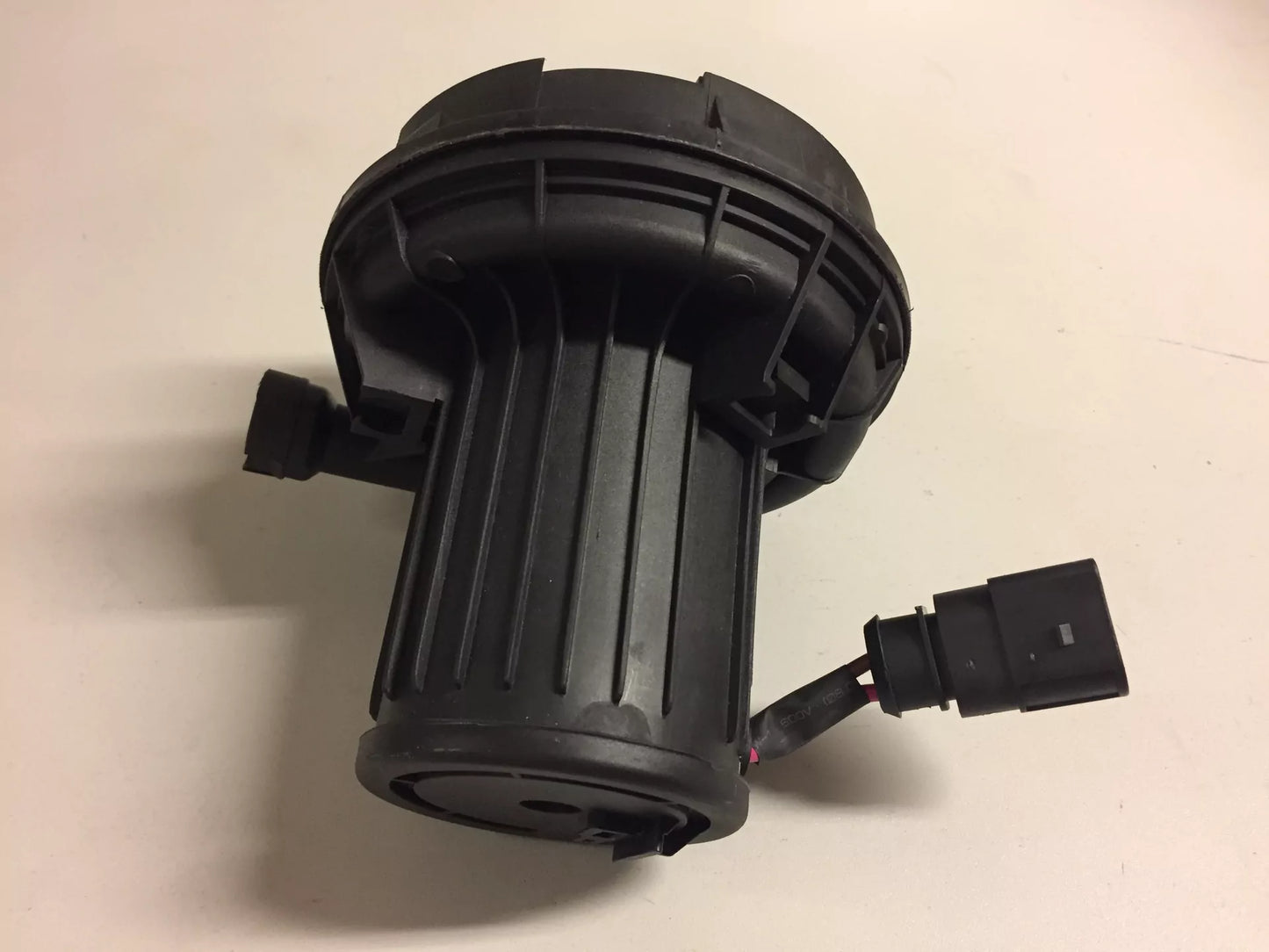 Bomba de aire secundario Porsche Volkswagen Audi 3.2 VR6 V6 R32 M02.2Y NUEVO DE267607