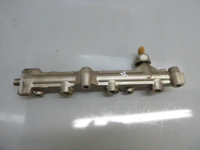 Rampa de inyección Nissan Micra IV Note 1,2 HR12DDR DE274790