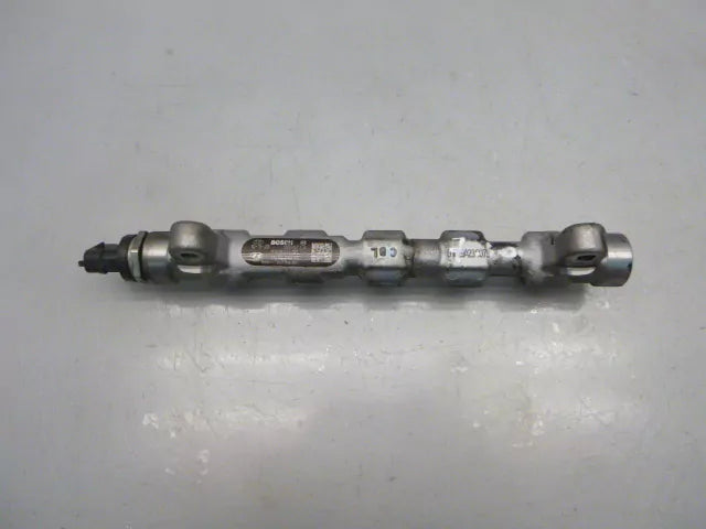 Rampa inyectora Hyundai Kia i40 TLE Sportage Carens 1,7 CRDi D4FD 0445214181 DE292162