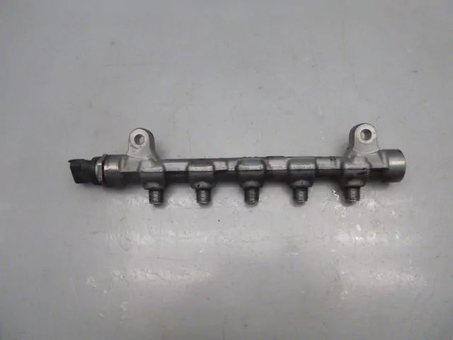 Rampa inyectora Hyundai Kia i40 TLE Sportage Carens 1,7 CRDi D4FD 0445214181 DE292162