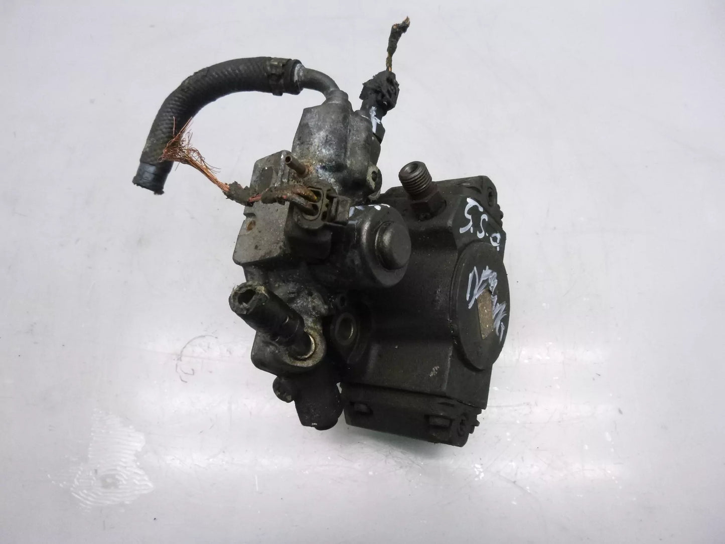 Bomba de alta presión defectuosa Mercedes-Benz W176 A 220 CLA 2.2 CDI 651.930 DE300292