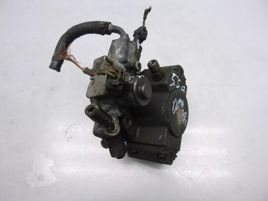 Bomba de alta presión defectuosa Mercedes-Benz W176 A 220 CLA 2.2 CDI 651.930 DE300292