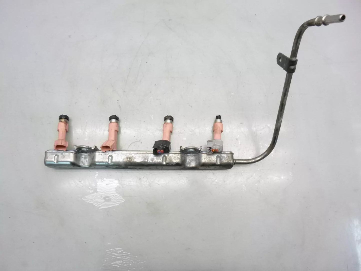 Rampa inyectora Toyota Yaris P13 1.5 Hybrid 1NZ-FXE 1NZ DE301123