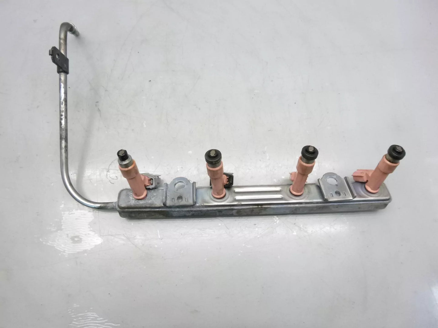 Rampa inyectora Toyota Yaris P13 1.5 Hybrid 1NZ-FXE 1NZ DE301123